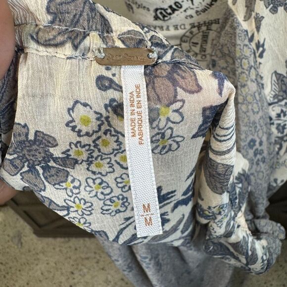 Free People Neutral Balloon Tassel Hendrix Ditsy Floral Print Peasant Blouse Med - Picture 10 of 11